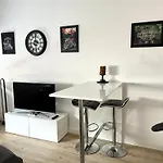 Goldstadt Moto Loft - Urban Am Schloessle Apartman *