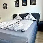 Goldstadt Moto Loft - Urban Am Schloessle Apartman *