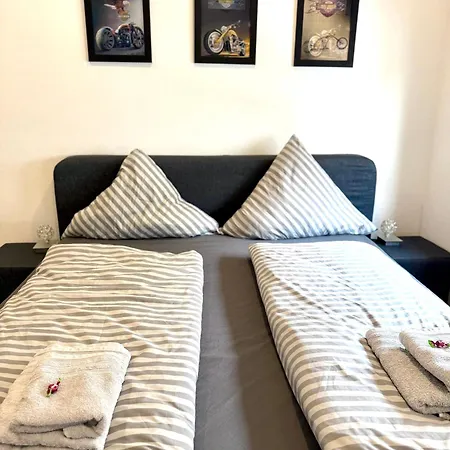 Goldstadt Moto Loft - Urban Am Schloessle Daire