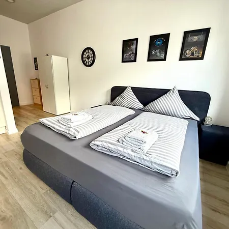 Goldstadt Moto Loft - Urban Am Schloessle Pforzheim